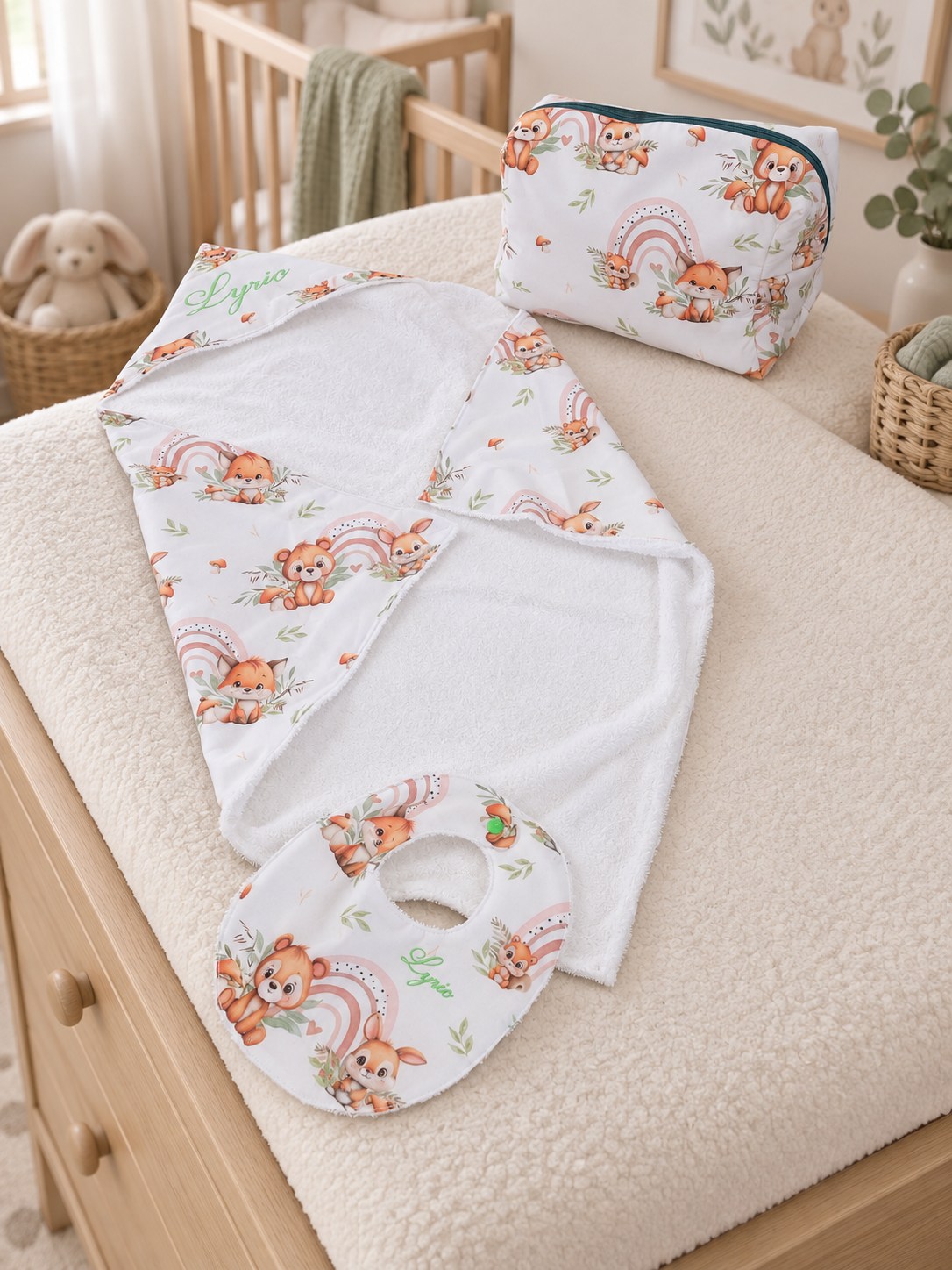 Ensemble Lyrio — Cape de bain, bavoir et trousse assortis
